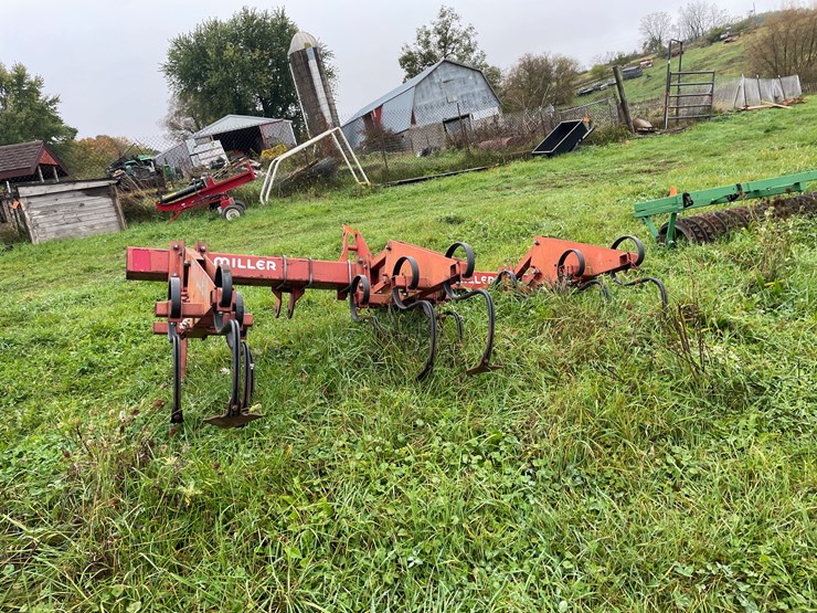 #8126-•-miller-cultivator-image-8