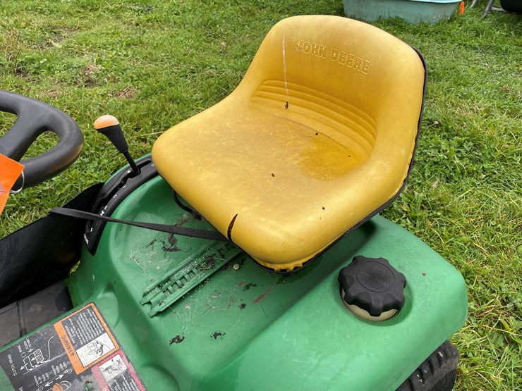 john-deere-lt133-image-22