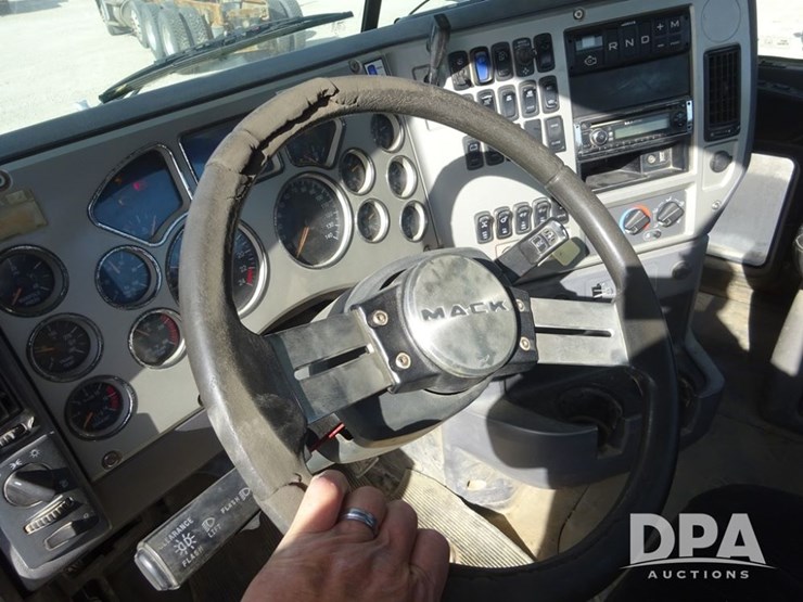 2014-mack-pinnacle-truck-(pz13988,-unit-239)-image-94