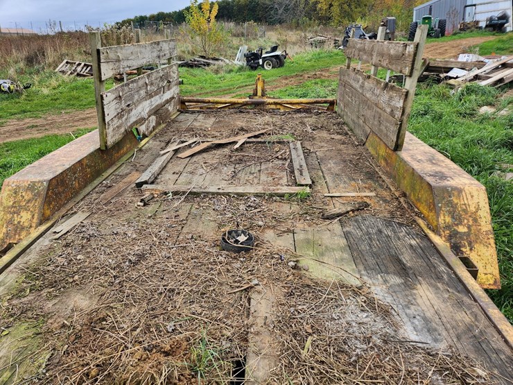 #8106-•-18'-trailer-image-4