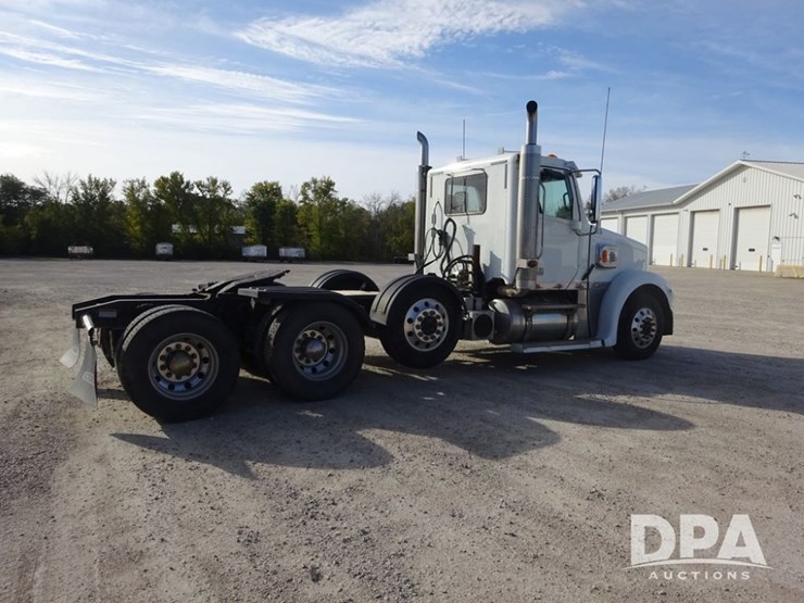 2018-freightliner-coronado-day-cab-glider-truck-(pz13985,-unit-775)-image-19