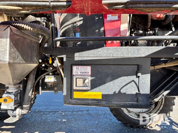 2020-case-ih-patriot-4440-image-32