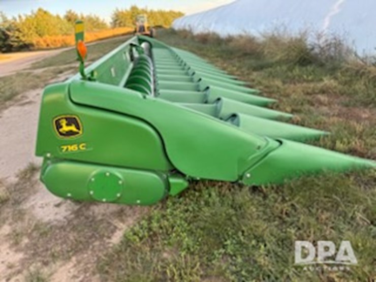 2020-john-deere-716c-image-3