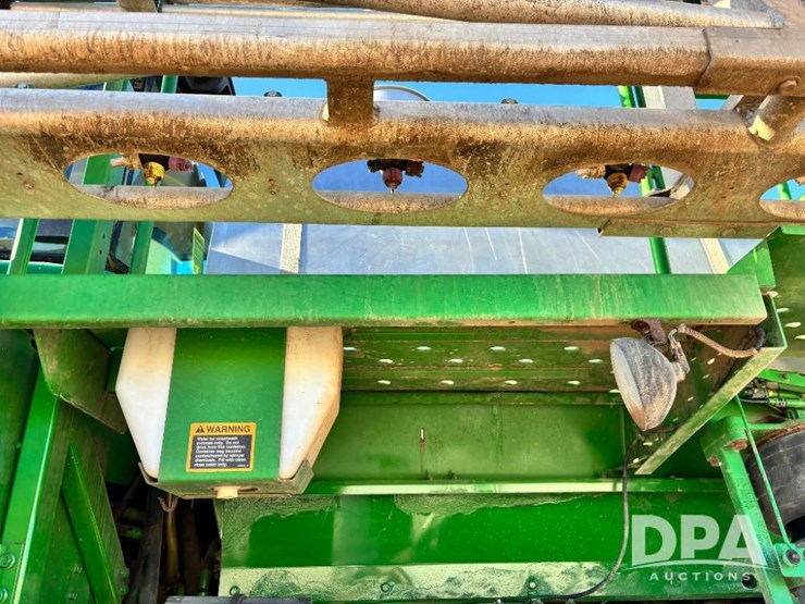 2013-john-deere-4830-image-46