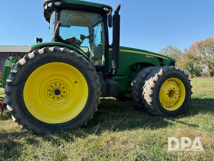 2010-john-deere-8320r-image-4