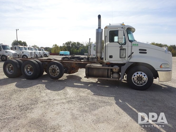 2005-mack-vision-truck-(pz13989,-unit-266)-image-13