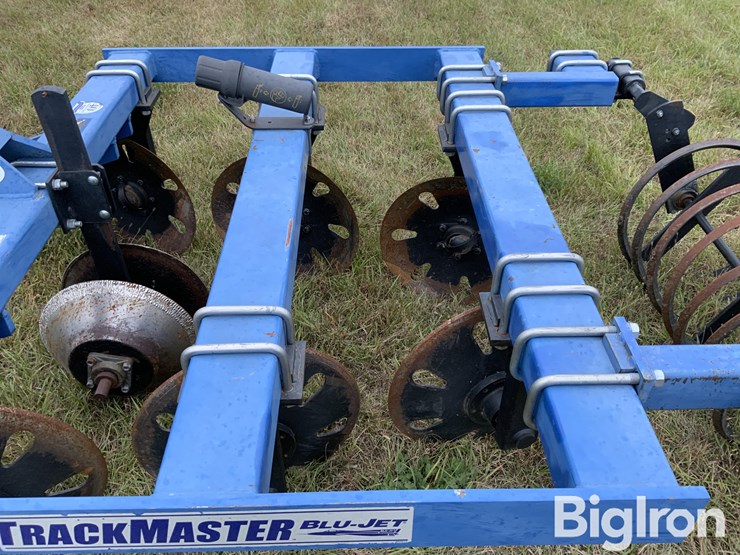 2011-blu-jet-track-master-image-15