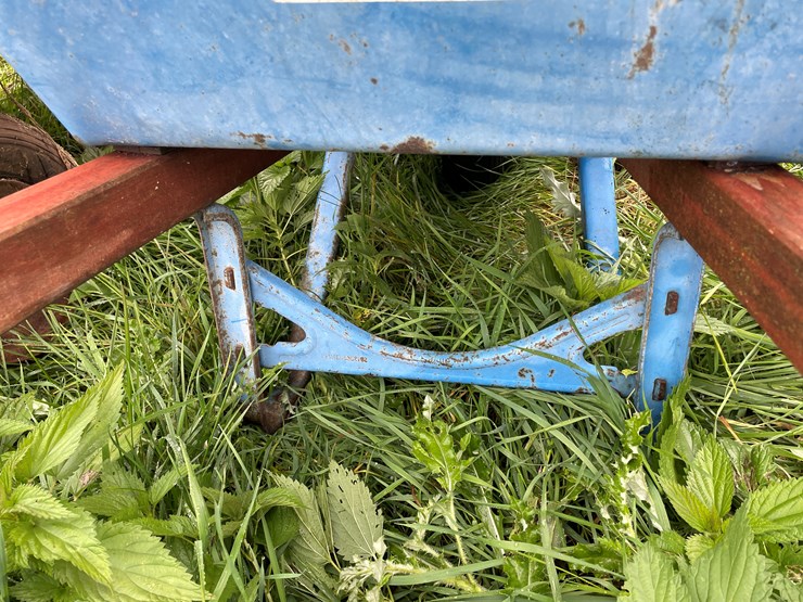 #8138-•-wheelbarrow-image-10