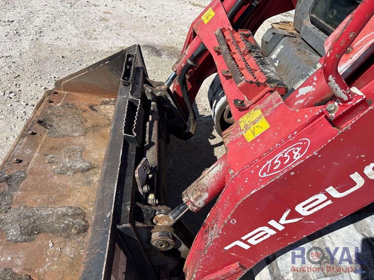 2016-takeuchi-tl10v2-image-9