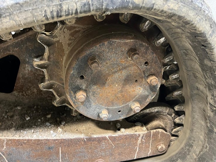 bobcat-t630-image-14