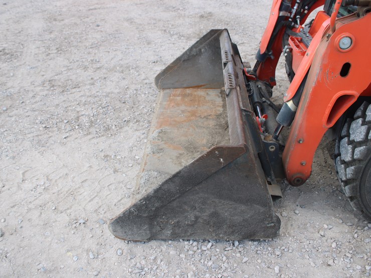 2023-kubota-ssv75-image-20