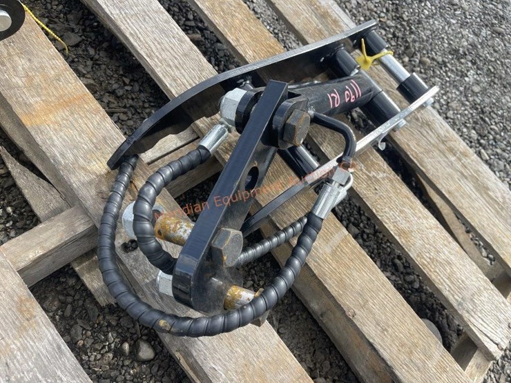 ir-mini-excavator-hydraulic-thumb-image-1