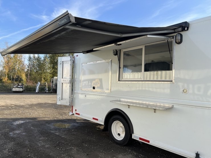 2006-freightliner-mt45-image-46