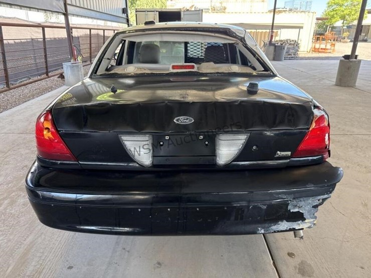 2009-ford-crown-victoria-sdn-image-6