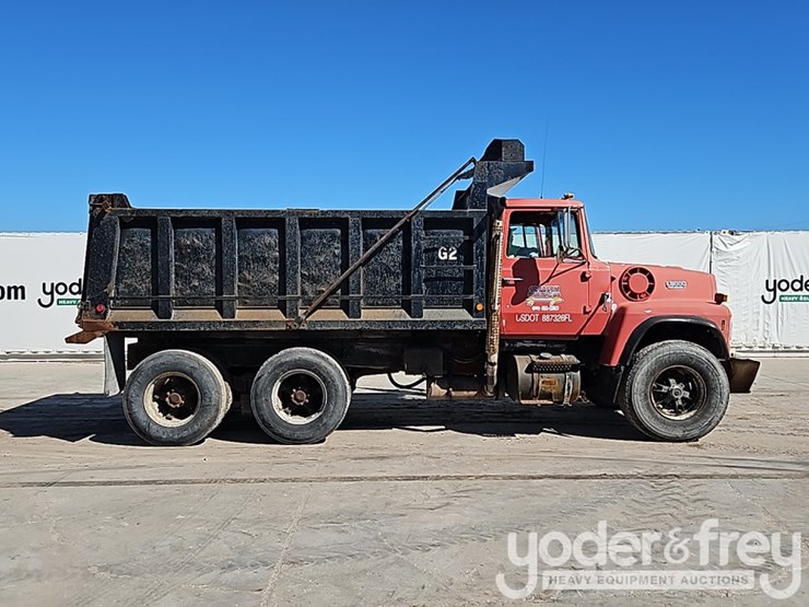 1988-ford-lt8000-image-6