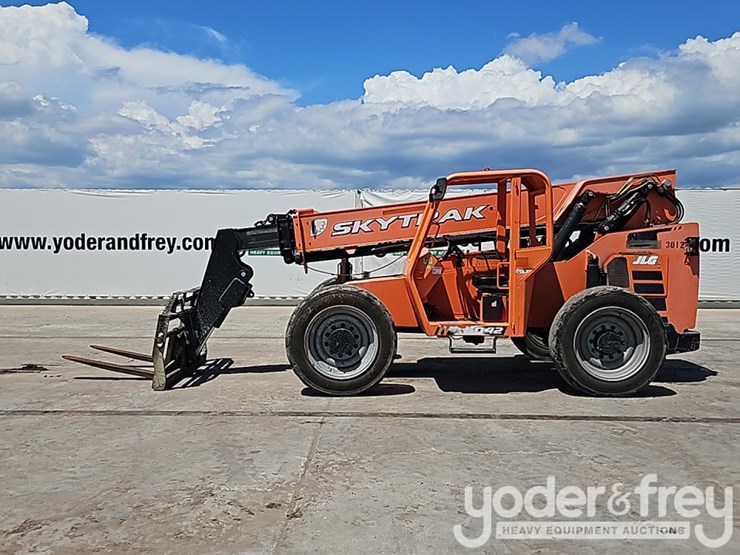 2018-sky-trak-6042-image-2