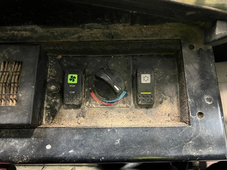 caterpillar-226-image-23