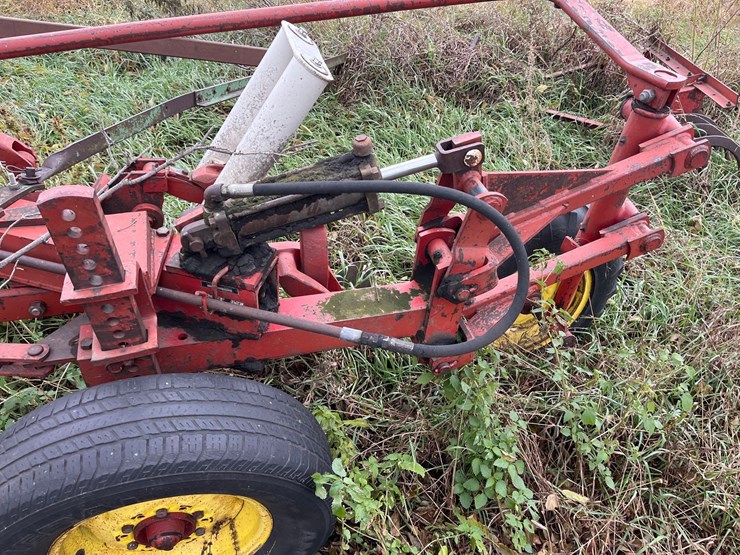 international-710-image-11