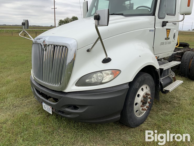 2010-international-prostar-image-13