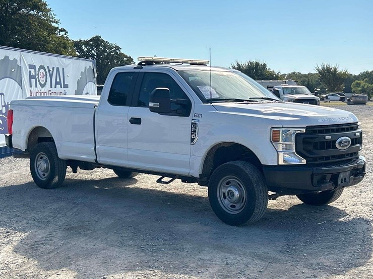 2022-ford-f250-xl-image-4