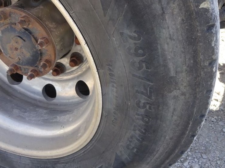 2017-freightliner-coronado-day-cab-glider-truck-(pz13993,-unit-725)-image-44