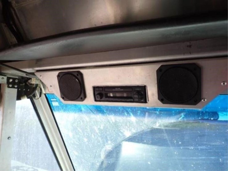 2008-freightliner-mt55-image-27