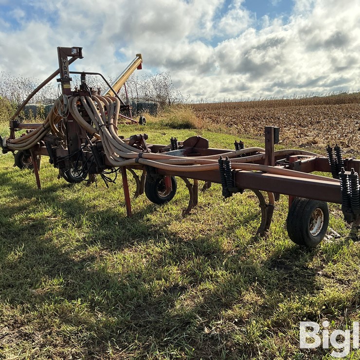 Hydro Engineering 13-Knife Liquid Manure Umbilical Injector