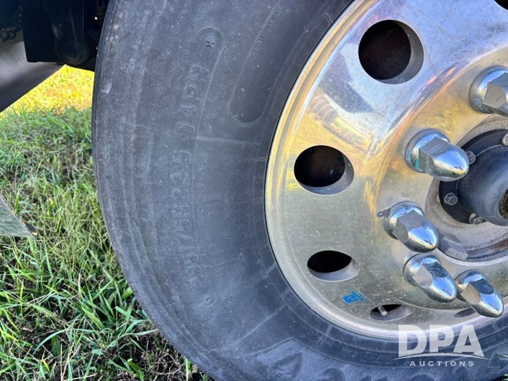 2013-kenworth-t370-image-21