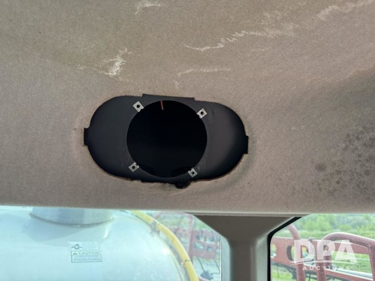 2020-case-ih-trident-5550-image-71