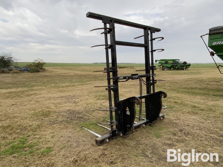 dymax-bale-spear-wheel-loader-attachment-image-7