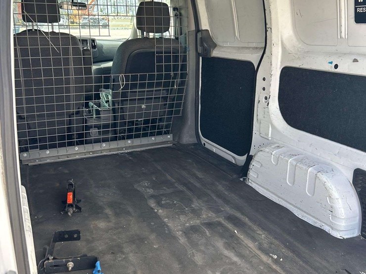 2019-nissan-nv200-image-21