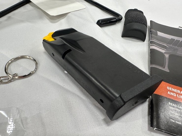 #2025-00065-•-taurus-gx4-pistol-image-7