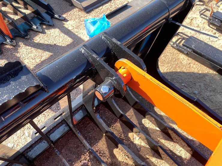 #4117-•-76"-skeleton-grapple-bucket-attachment-image-10