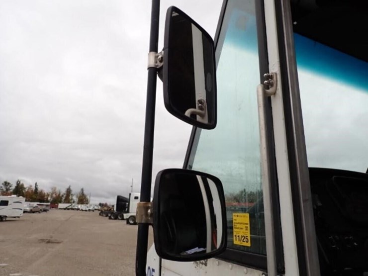 2015-freightliner-mt55-image-60