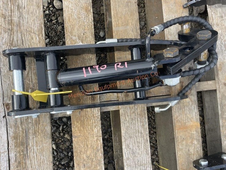 ir-mini-excavator-hydraulic-thumb-image-6