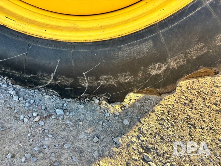 2013-john-deere-4830-image-80