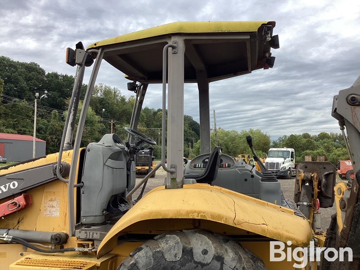 2004-volvo-bl60-image-9