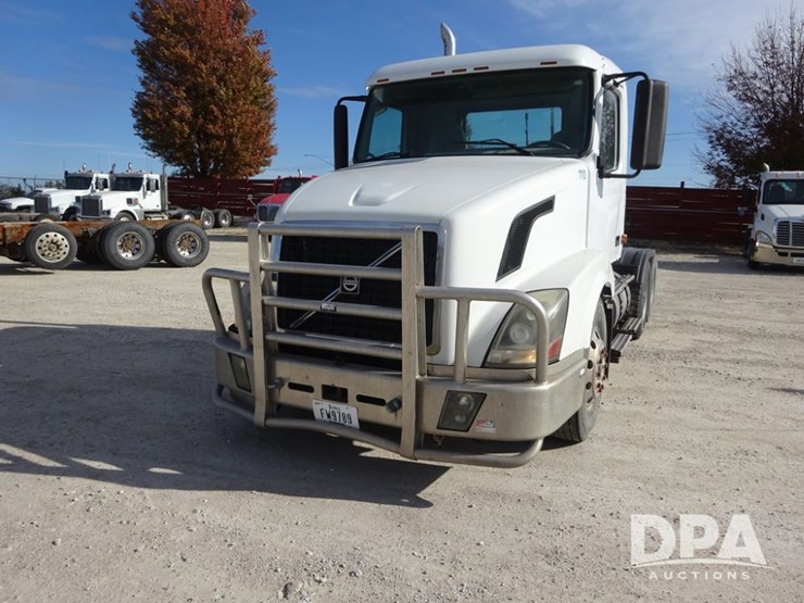 2007-volvo-vnl-day-cab-truck-(pz13987,-unit-110)-image-4