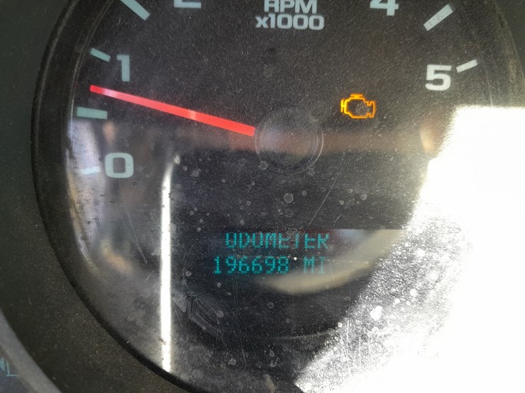 2013-chevrolet-silverado-image-8