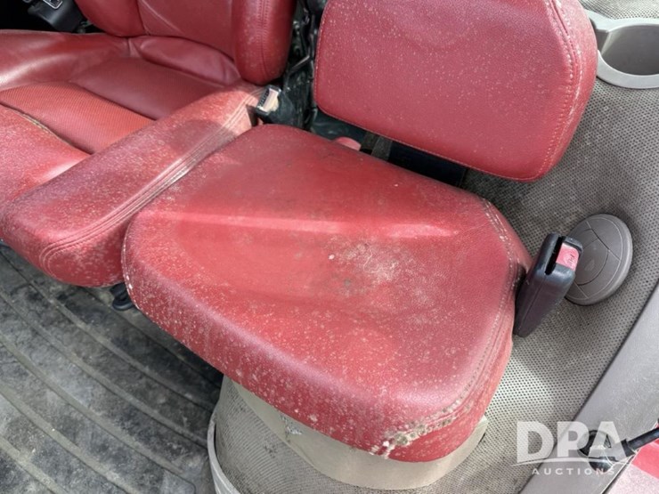 2020-case-ih-trident-5550-image-65