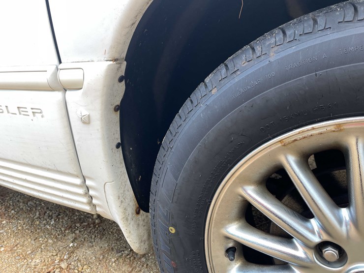 1999-chrysler-town-&-country-image-41