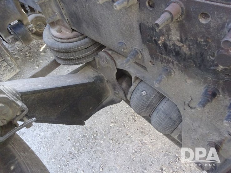 2016-freightliner-coronado-day-cab-glider-truck-(pz13983,-unit-716)-image-61