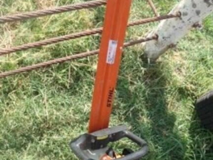 stihl-gas-hedge-trimmer-24"-image-1