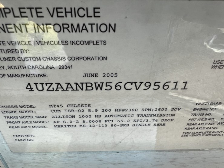 2006-freightliner-mt45-image-37