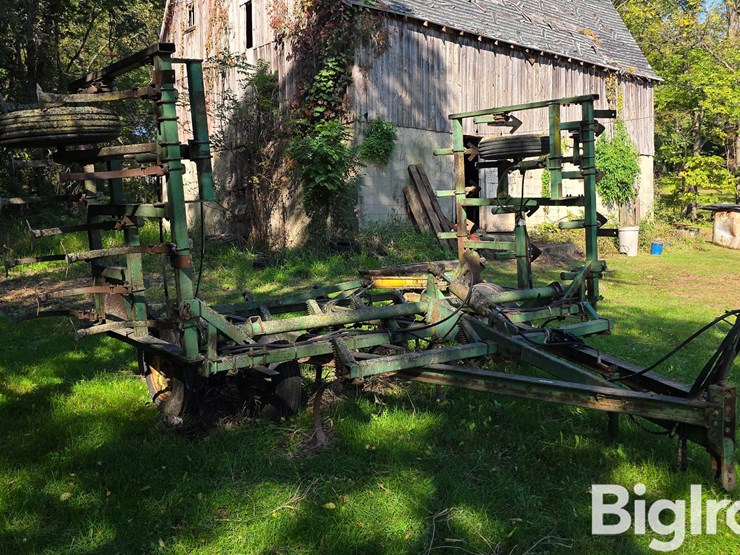 john-deere-1010-image-3