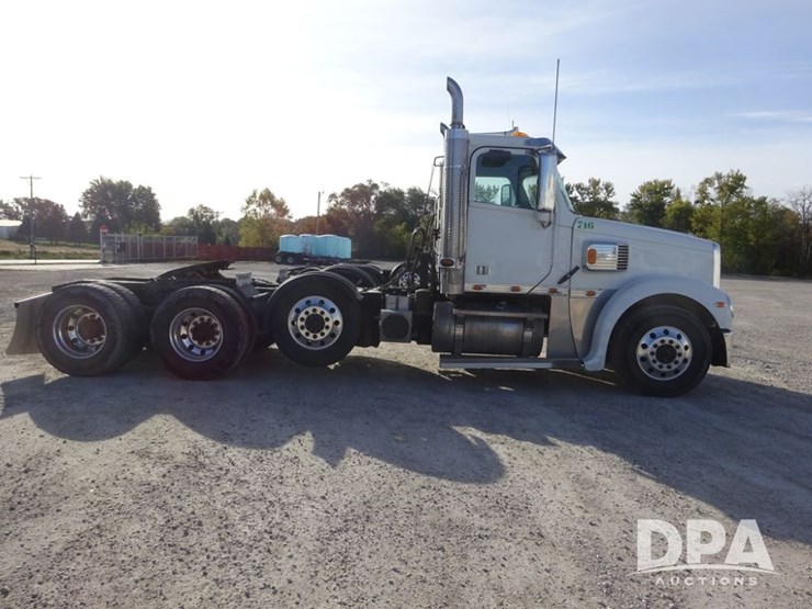 2016-freightliner-coronado-day-cab-glider-truck-(pz13983,-unit-716)-image-16