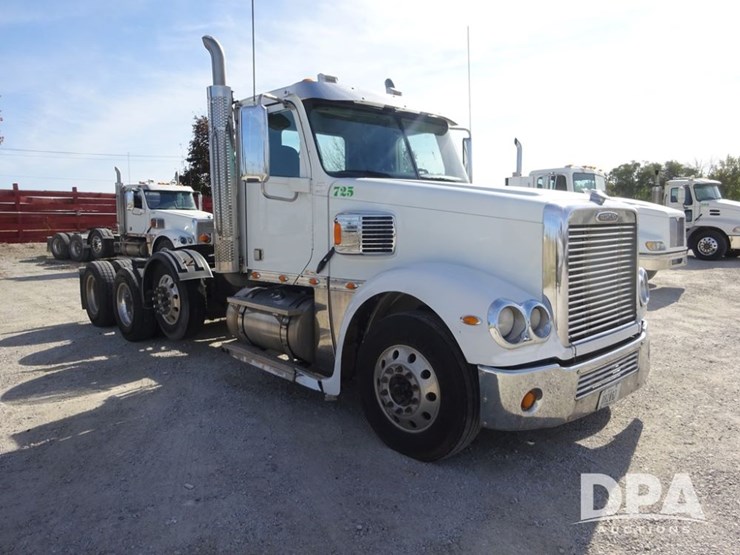 2017-freightliner-coronado-day-cab-glider-truck-(pz13993,-unit-725)-image-9