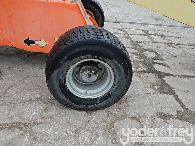 2017-jlg-400s-image-9