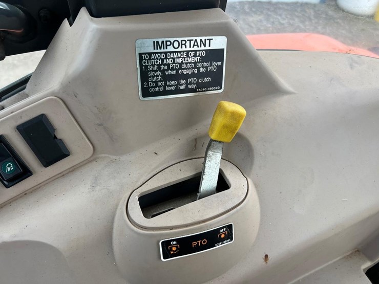 kubota-m7040-image-31