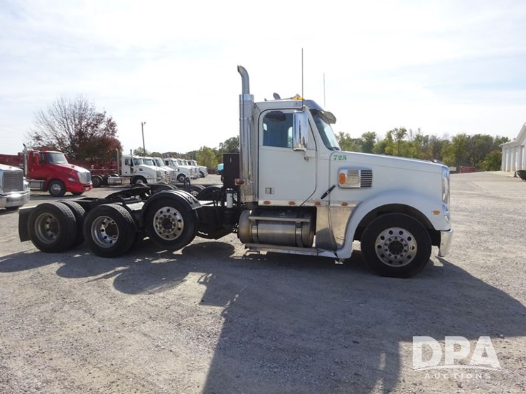 2017-freightliner-coronado-day-cab-glider-truck-(pz13993,-unit-725)-image-13